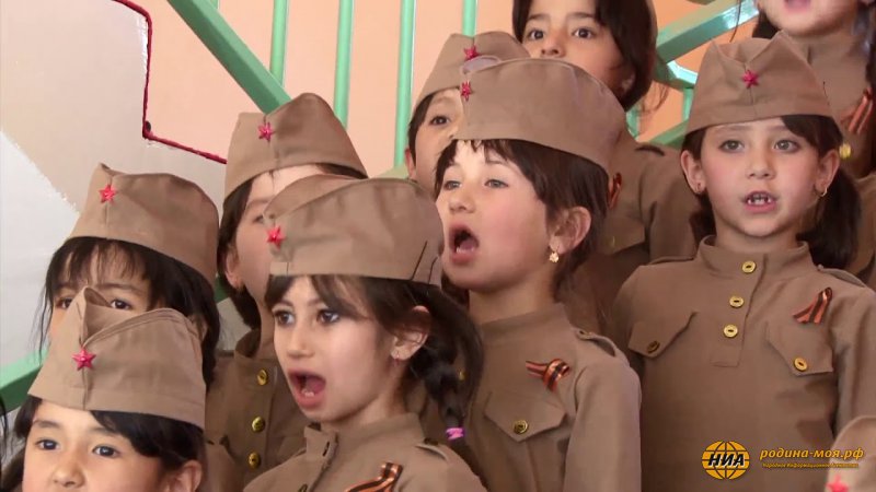 Малыши из Таджикистана поют "Смуглянку". Советский Союз жив.